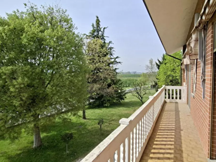Immagine 1 di Appartamento in vendita  in Strada Valle Talloria a Grinzane Cavour