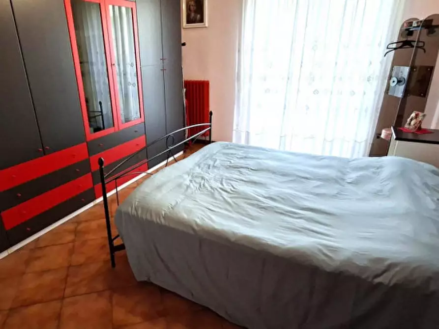 Immagine 8 di Appartamento in vendita  in Strada Valle Talloria a Grinzane Cavour