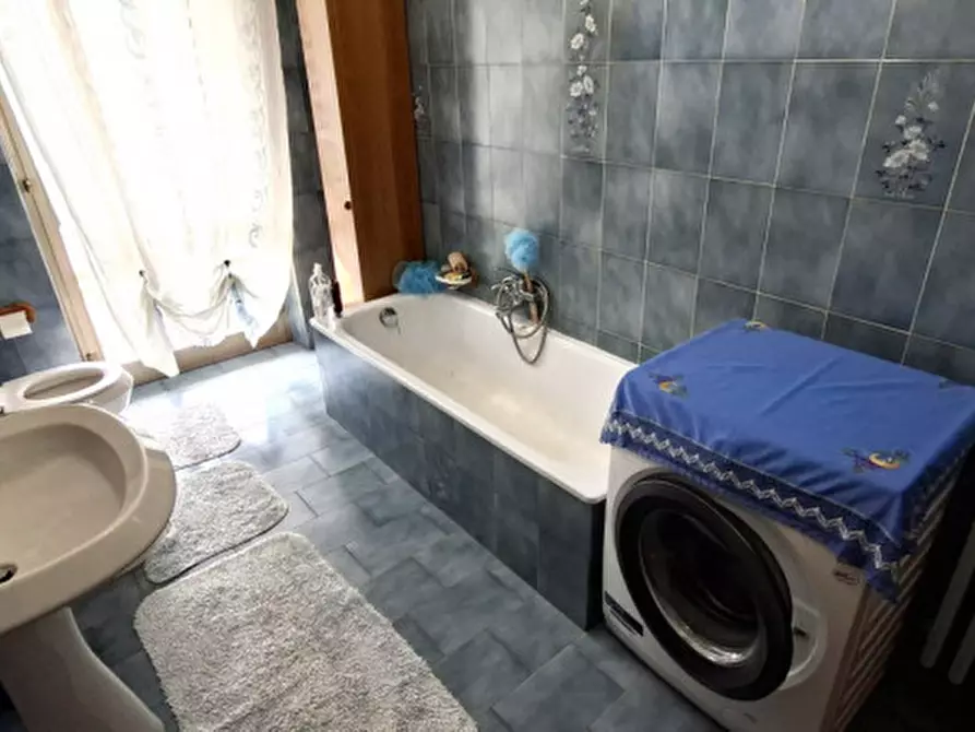Immagine 10 di Appartamento in vendita  in Strada Valle Talloria a Grinzane Cavour
