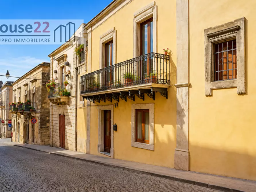 Immagine 2 di Palazzo in vendita  in Via Ascenzo Mauceri 10 a Noto