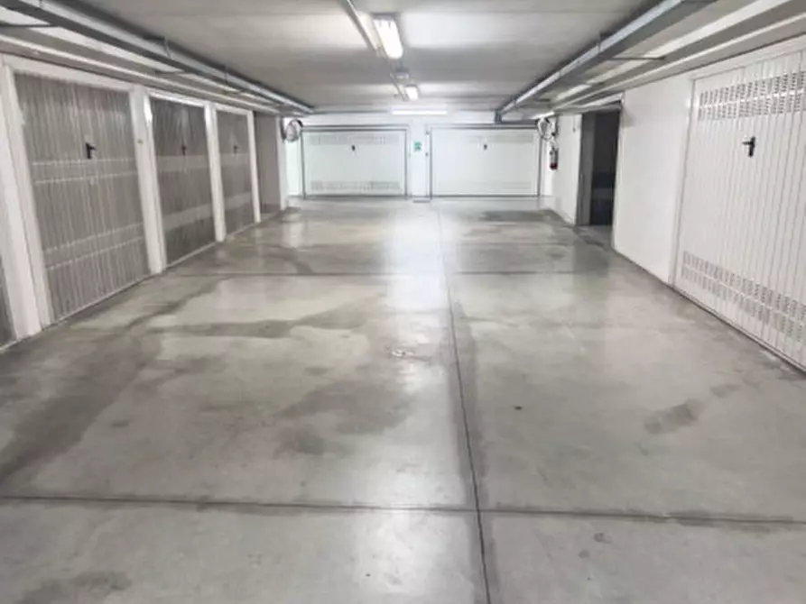 Immagine 4 di Garage in vendita  in VIA BONZETTI 46 a Padova