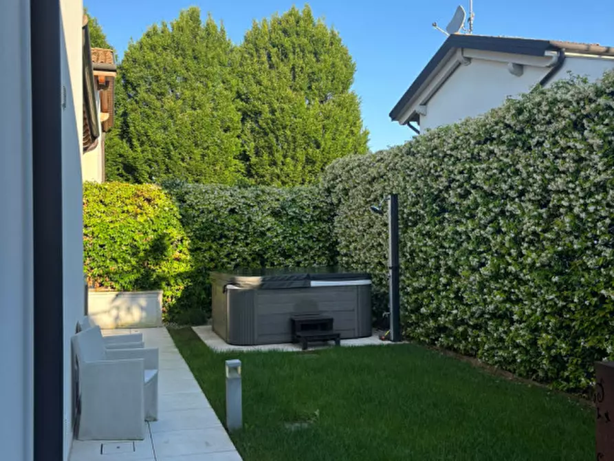 Immagine 3 di Casa bifamiliare in vendita  in Via Platone a Montegrotto Terme