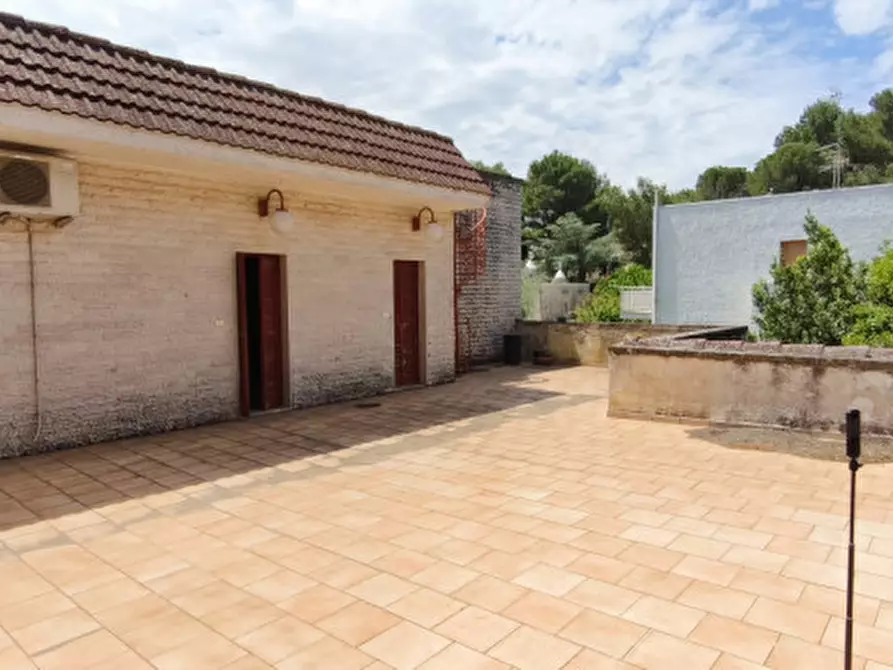 Immagine 7 di Villa in vendita  a Fasano