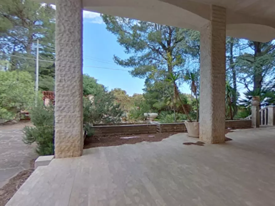 Immagine 22 di Villa in vendita  a Fasano