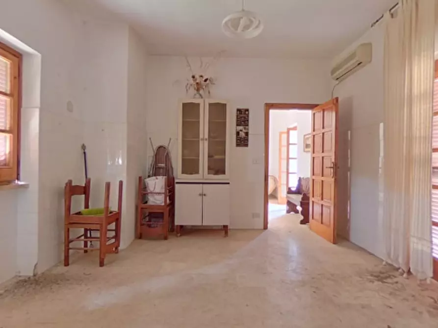 Immagine 49 di Villa in vendita  a Fasano