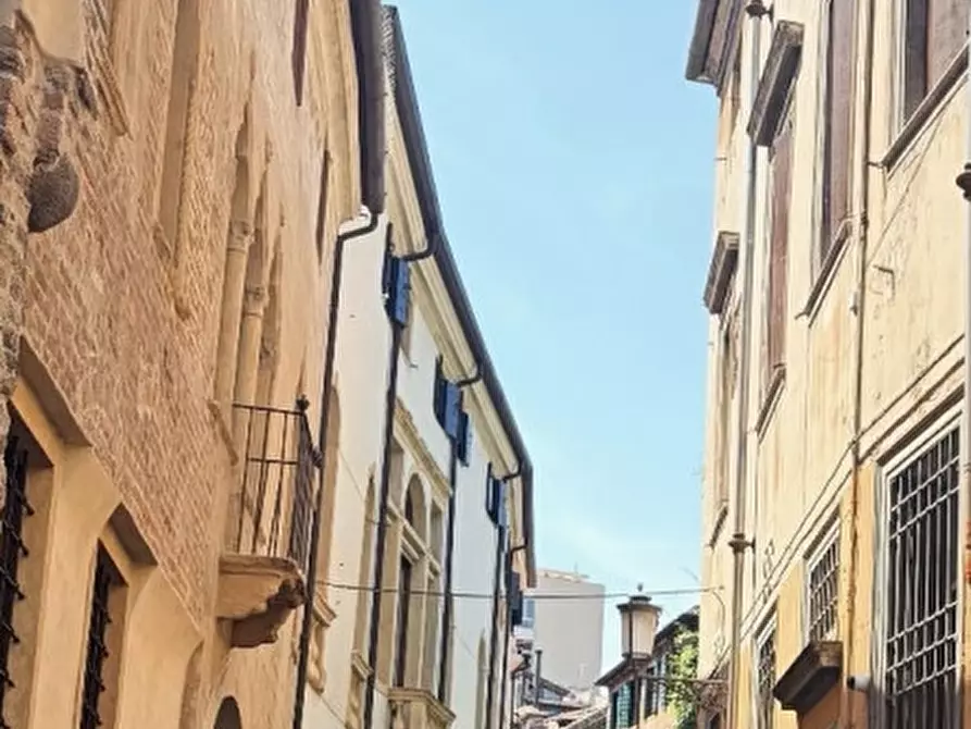 Immagine 1 di Garage in vendita  in via Cassan a Padova