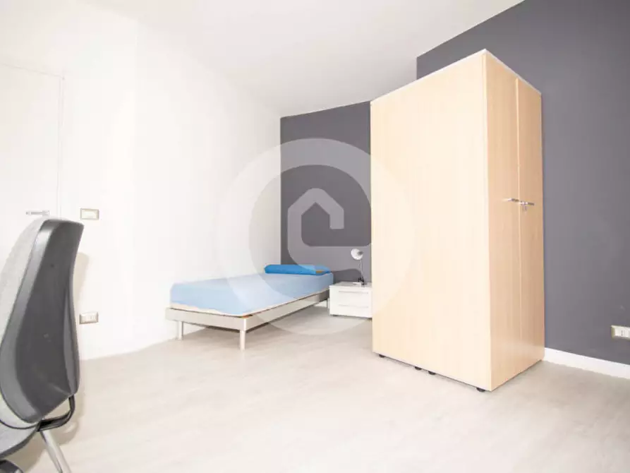Immagine 12 di Camera in affitto  in via durer a Padova