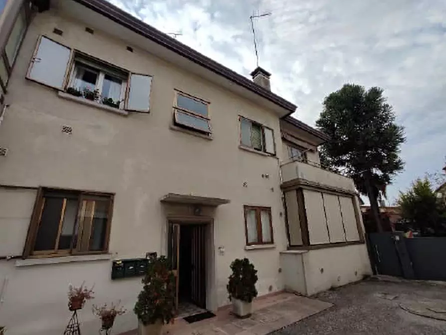 Immagine 1 di Appartamento in vendita  in Via Carlo Stuparich, 2 a Treviso