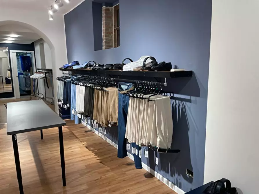 Immagine 4 di Negozio in vendita  in Via Giacomo Medici a Milazzo