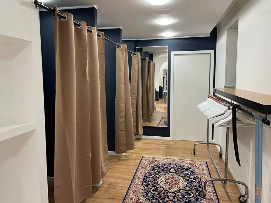Immagine 6 di Negozio in vendita  in Via Giacomo Medici a Milazzo