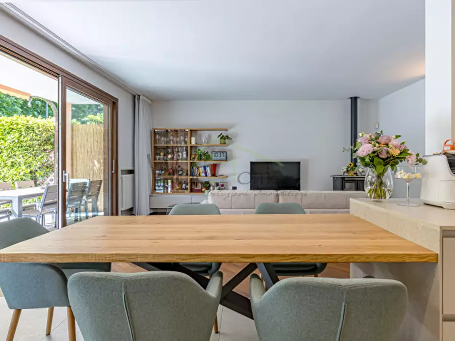 Immagine 7 di Villa in vendita  in Via Rovascino a Lipomo