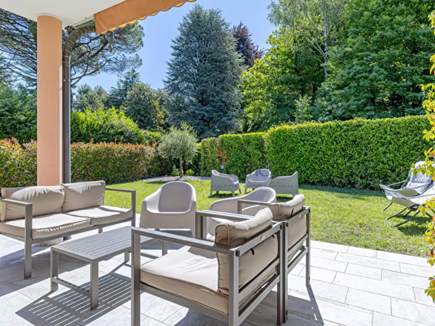 Immagine 14 di Villa in vendita  in Via Rovascino a Lipomo