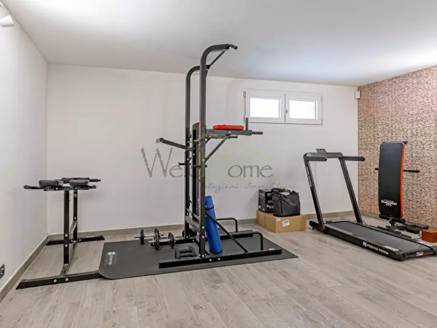 Immagine 22 di Villa in vendita  in Via Rovascino a Lipomo