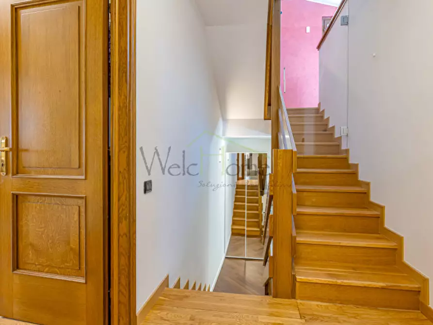 Immagine 23 di Villa in vendita  in Via Rovascino a Lipomo