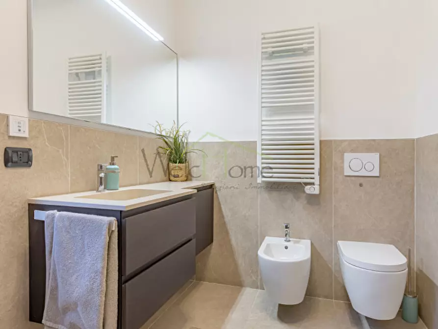 Immagine 26 di Villa in vendita  in Via Rovascino a Lipomo