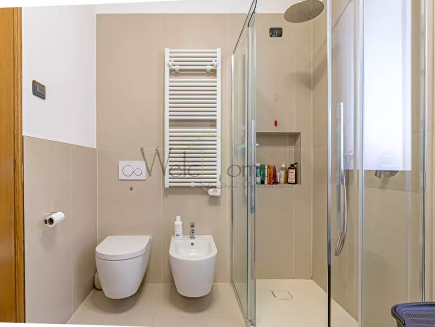 Immagine 33 di Villa in vendita  in Via Rovascino a Lipomo