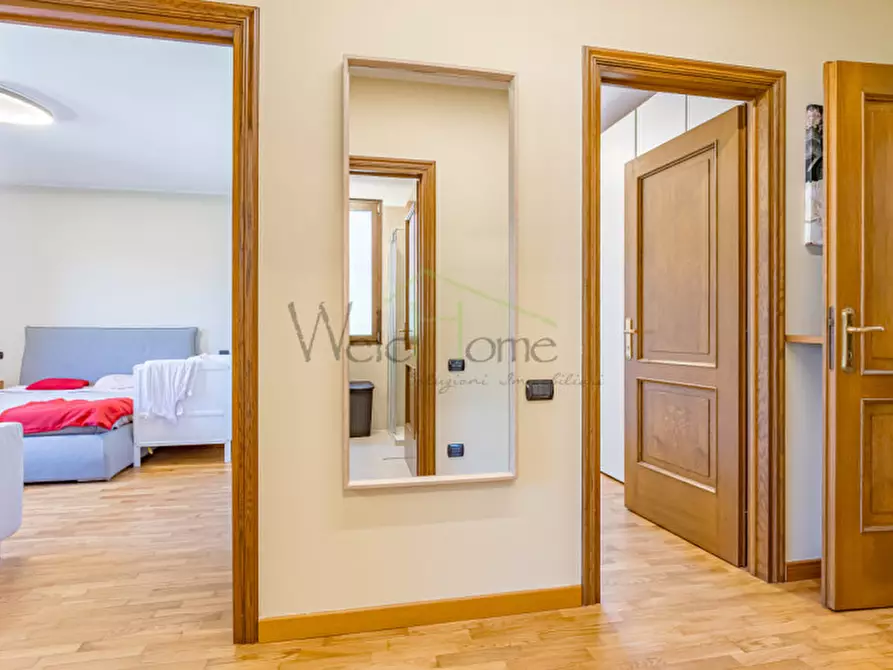 Immagine 35 di Villa in vendita  in Via Rovascino a Lipomo