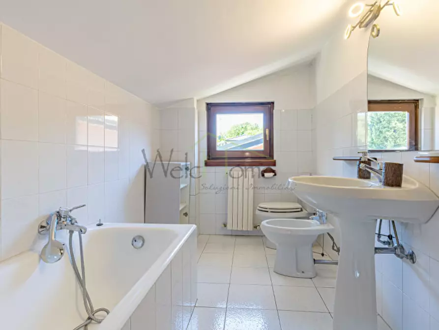 Immagine 49 di Villa in vendita  in Via Rovascino a Lipomo