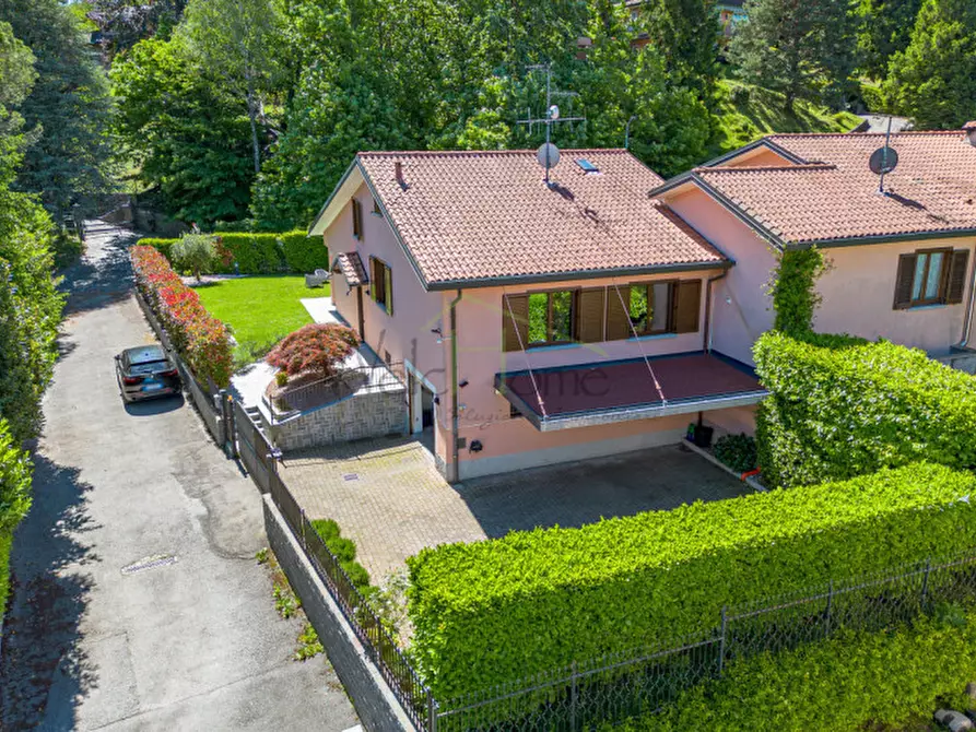 Immagine 51 di Villa in vendita  in Via Rovascino a Lipomo