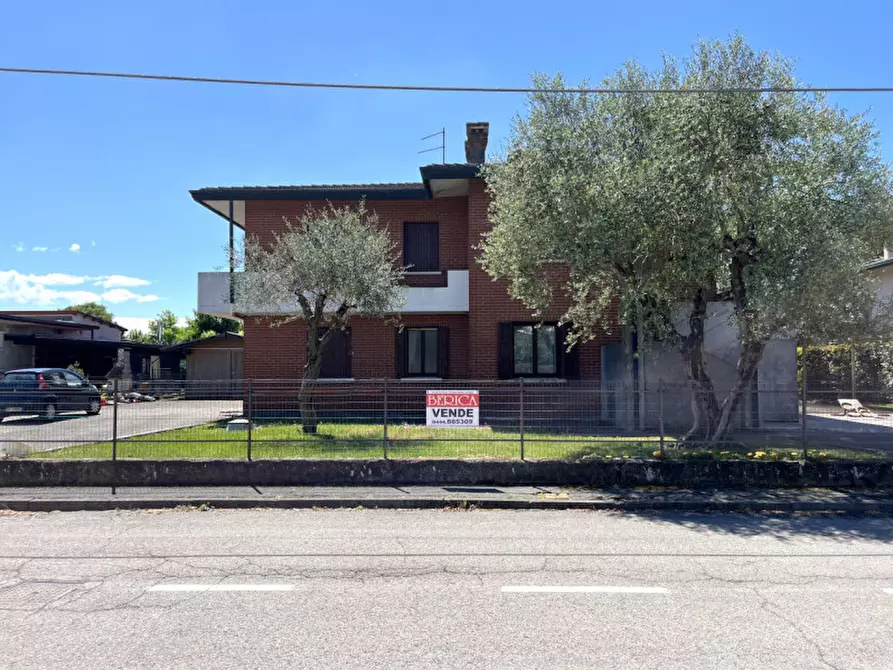 Immagine 1 di Casa indipendente in vendita  in Via Ponte a Barbarano Mossano
