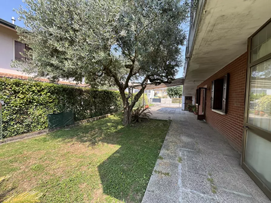 Immagine 10 di Casa indipendente in vendita  in Via Ponte a Barbarano Mossano