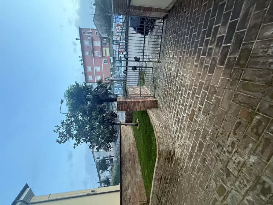Immagine 2 di Casa indipendente in vendita  in Via A. De Gasperi a Terre Roveresche