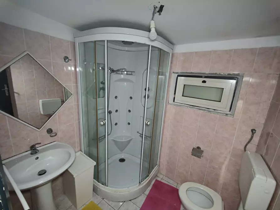 Immagine 11 di Casa indipendente in vendita  in Via A. De Gasperi a Terre Roveresche