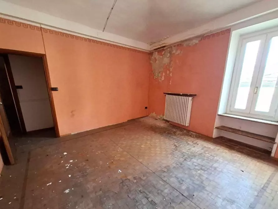 Immagine 2 di Palazzo in vendita  in Piazza S. Pietro, 2, 12031 Bagnolo Piemonte CN, Italia a Bagnolo Piemonte