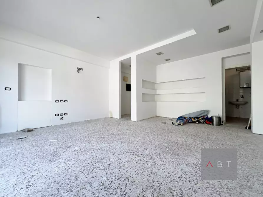 Immagine 3 di Negozio in affitto  a Villa Del Conte
