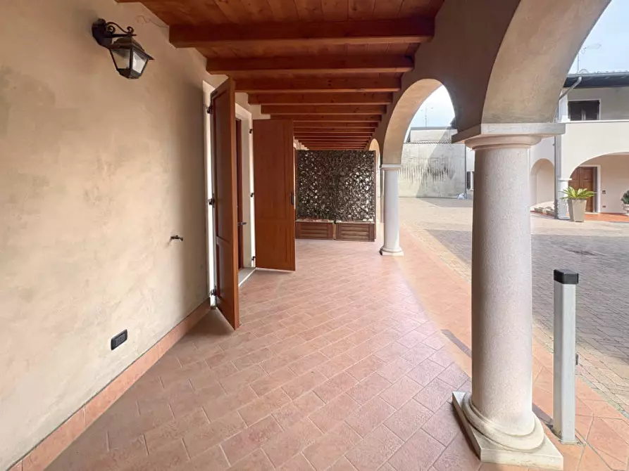 Immagine 6 di Appartamento in vendita  in Via Solferino a Travagliato