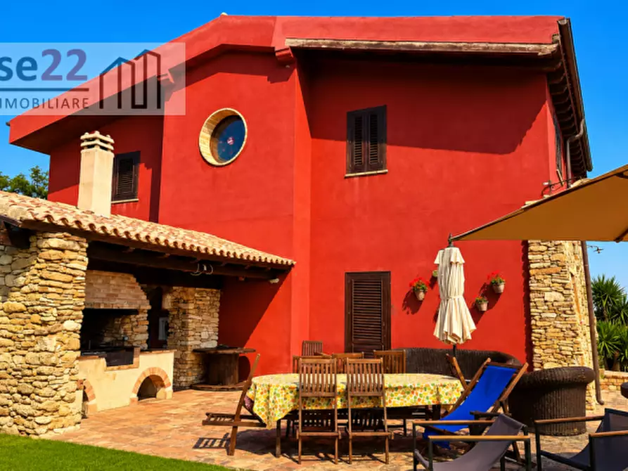 Immagine 2 di Villa in vendita  a Trapani