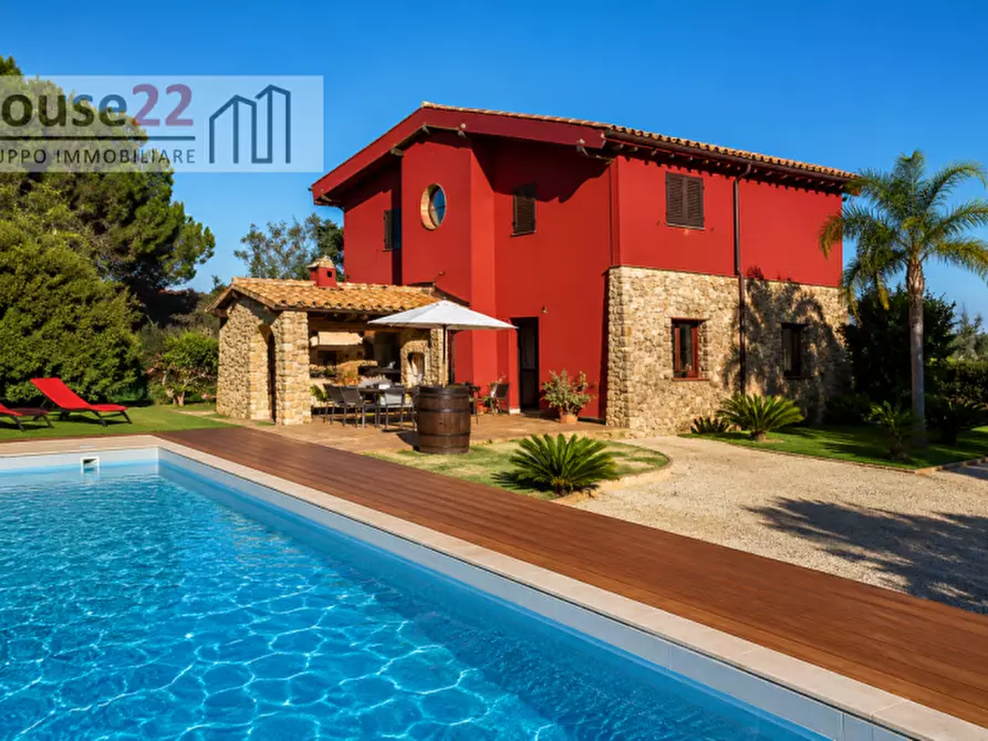 Immagine 4 di Villa in vendita  a Trapani