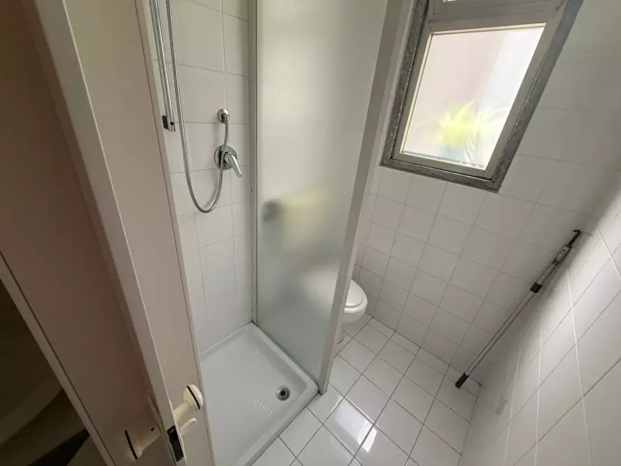 Immagine 4 di Negozio in affitto  in via spinetti 137 a Oppeano