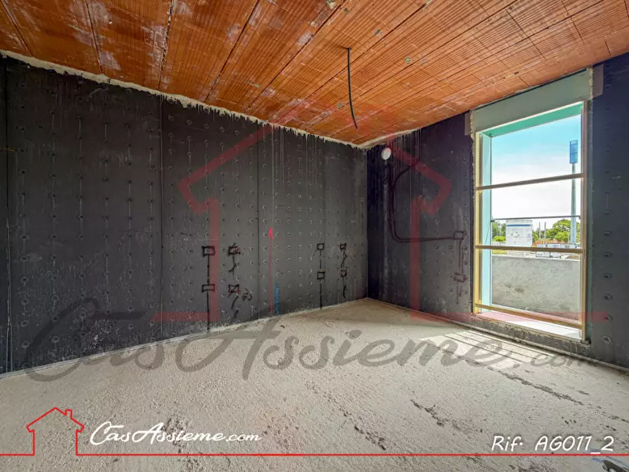 Immagine 9 di Casa bifamiliare in vendita  a Rossano Veneto