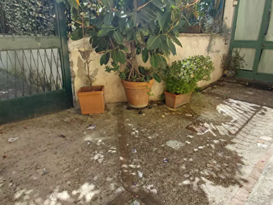 Immagine 16 di Appartamento in affitto  in via Pontano 5 a Napoli
