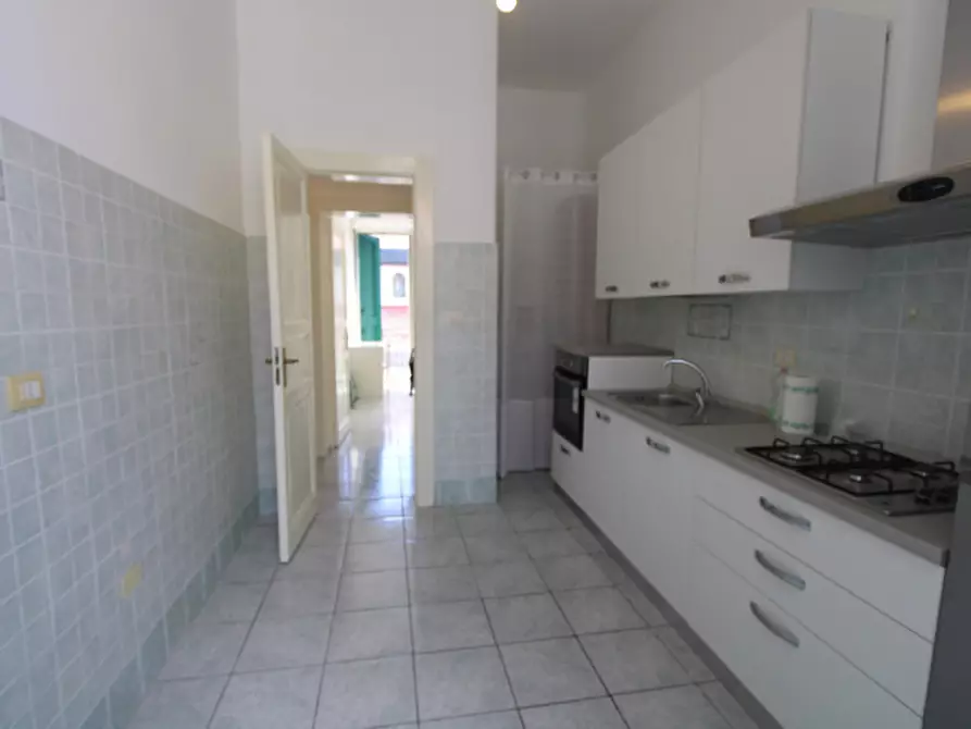 Immagine 4 di Appartamento in vendita  in Via Lombardia a Messina