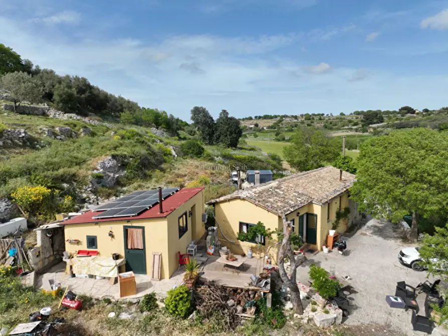 Immagine 2 di Casa indipendente in vendita  a Modica