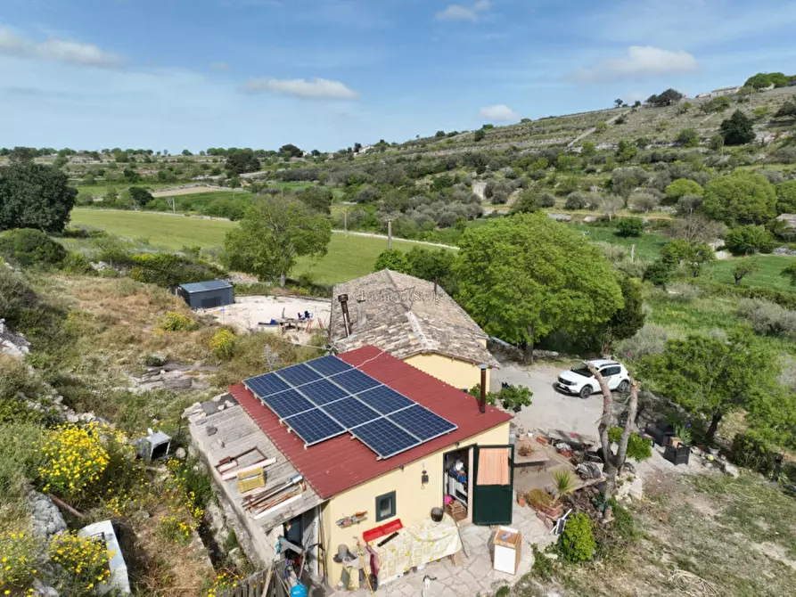 Immagine 10 di Casa indipendente in vendita  a Modica