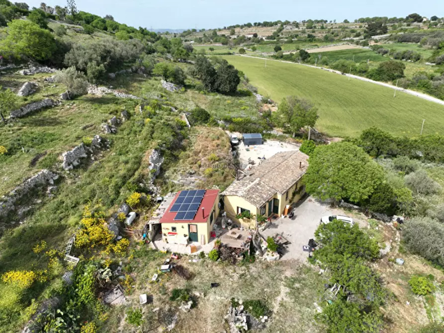 Immagine 27 di Casa indipendente in vendita  a Modica