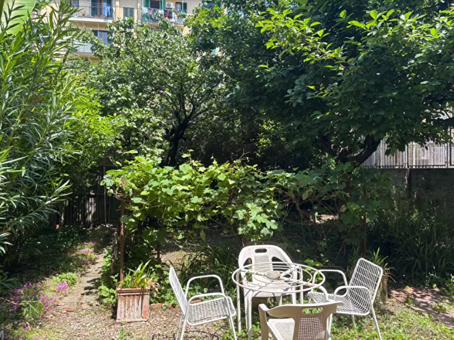 Immagine 15 di Appartamento in vendita  in VIA MERCADANTE a Firenze