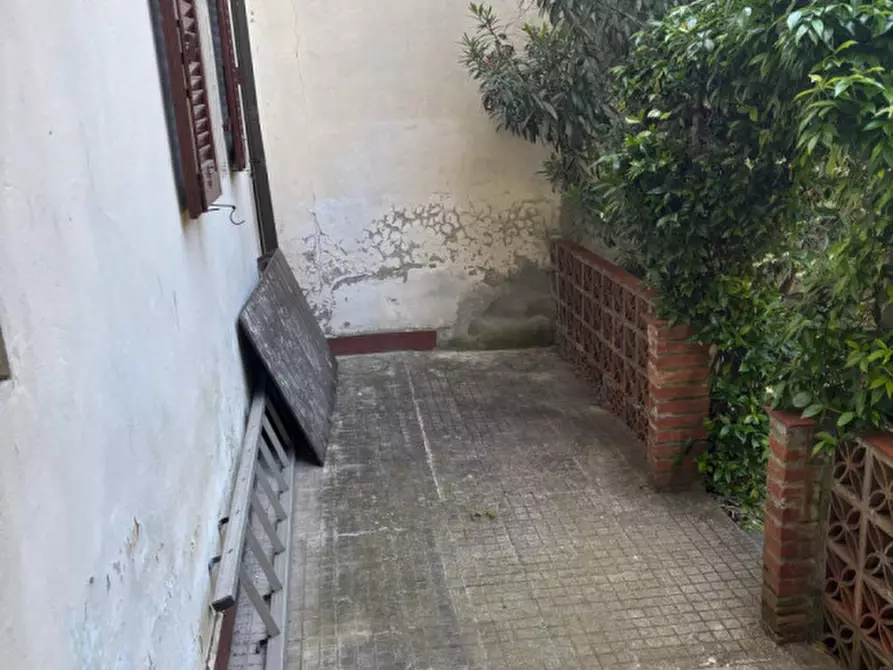 Immagine 22 di Appartamento in vendita  in VIA MERCADANTE a Firenze