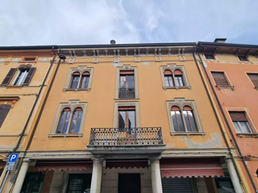 Immagine 1 di Palazzo in vendita  a San Martino In Rio
