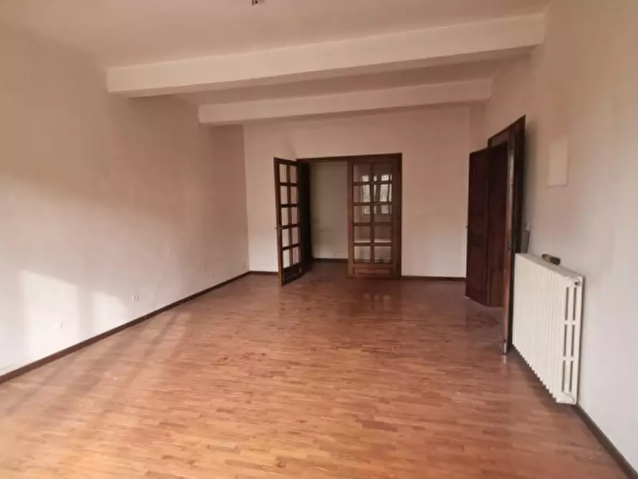 Immagine 2 di Palazzo in vendita  a San Martino In Rio