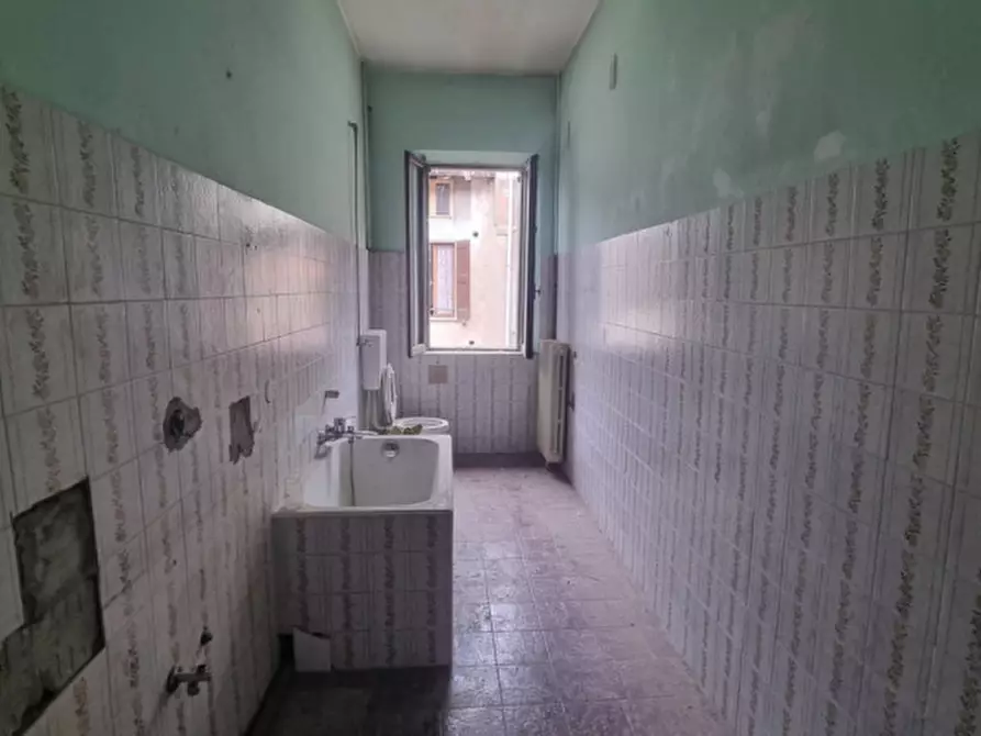 Immagine 7 di Palazzo in vendita  a San Martino In Rio