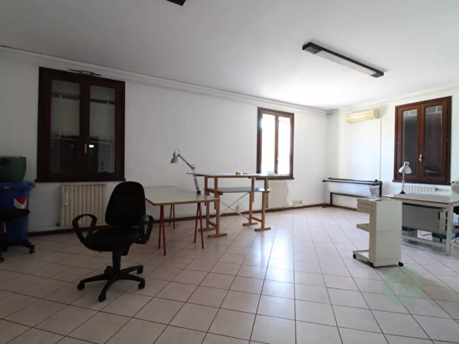 Immagine 7 di Ufficio in affitto  in Via Roma a Medolla