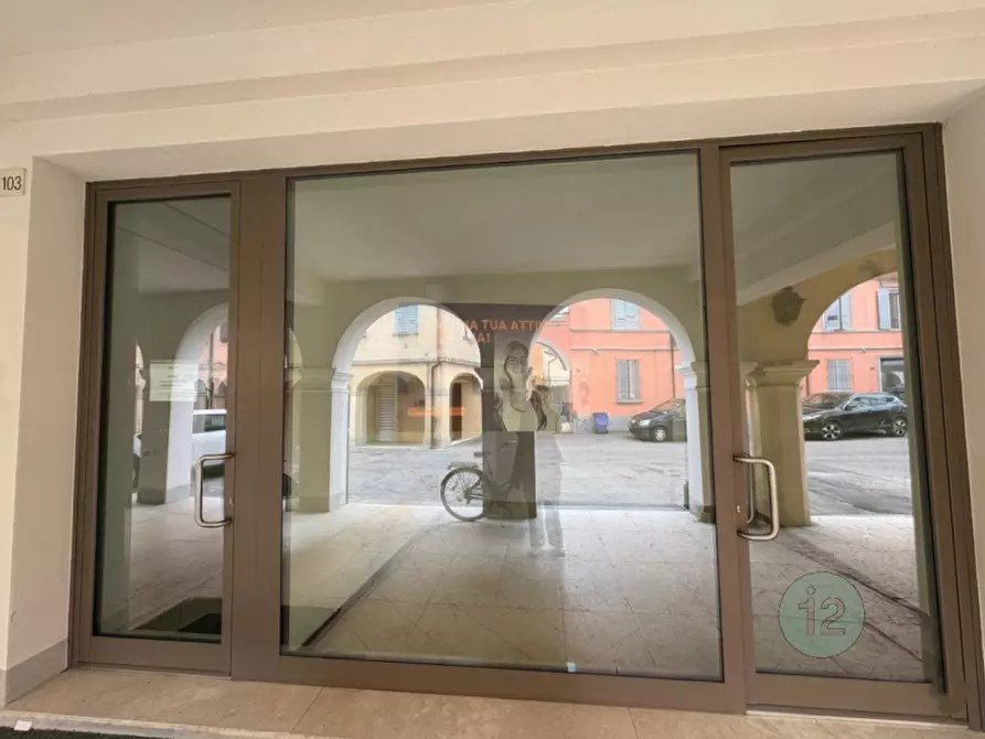 Immagine 1 di Negozio in vendita  in Piazza della Repubblica a Concordia Sulla Secchia