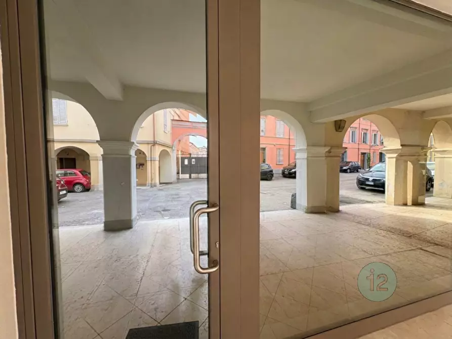 Immagine 2 di Negozio in vendita  in Piazza della Repubblica a Concordia Sulla Secchia