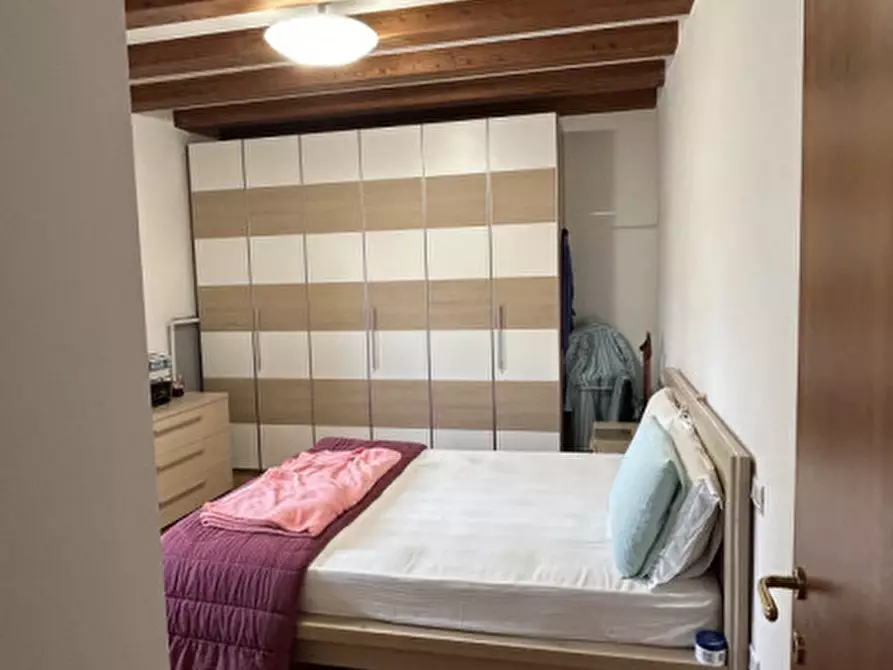 Immagine 11 di Appartamento in vendita  in Via Daniele Manin 1 a Schio