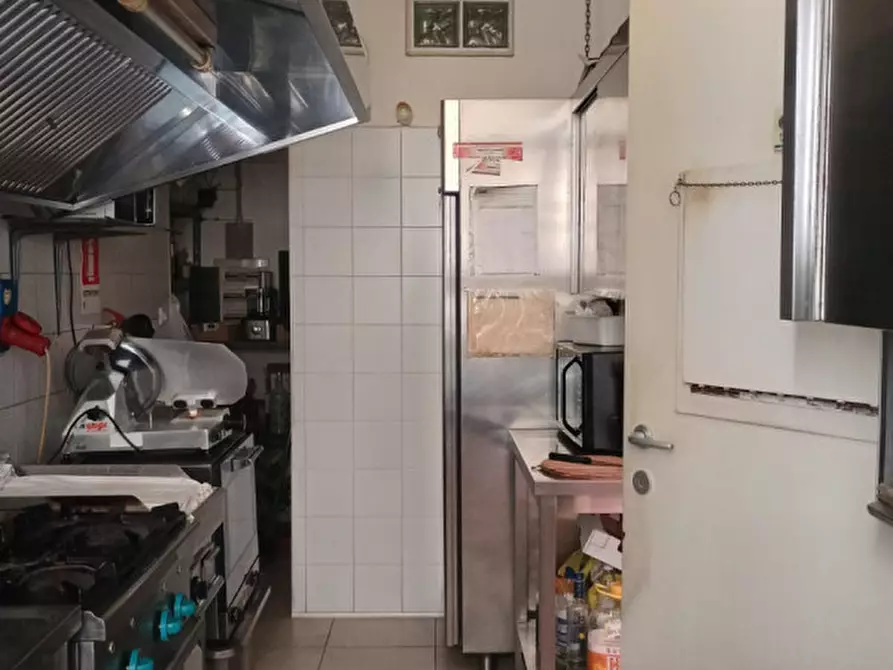 Immagine 12 di Attività commerciale in vendita  in Via San Secondo 30 a Torino