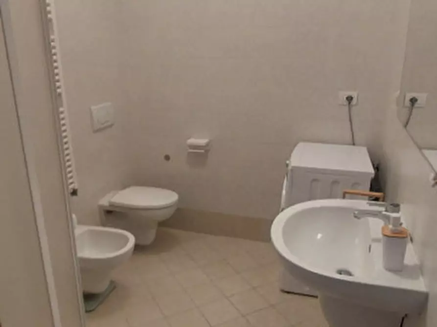 Immagine 11 di Appartamento in vendita  in Via Ognissanti a Alba